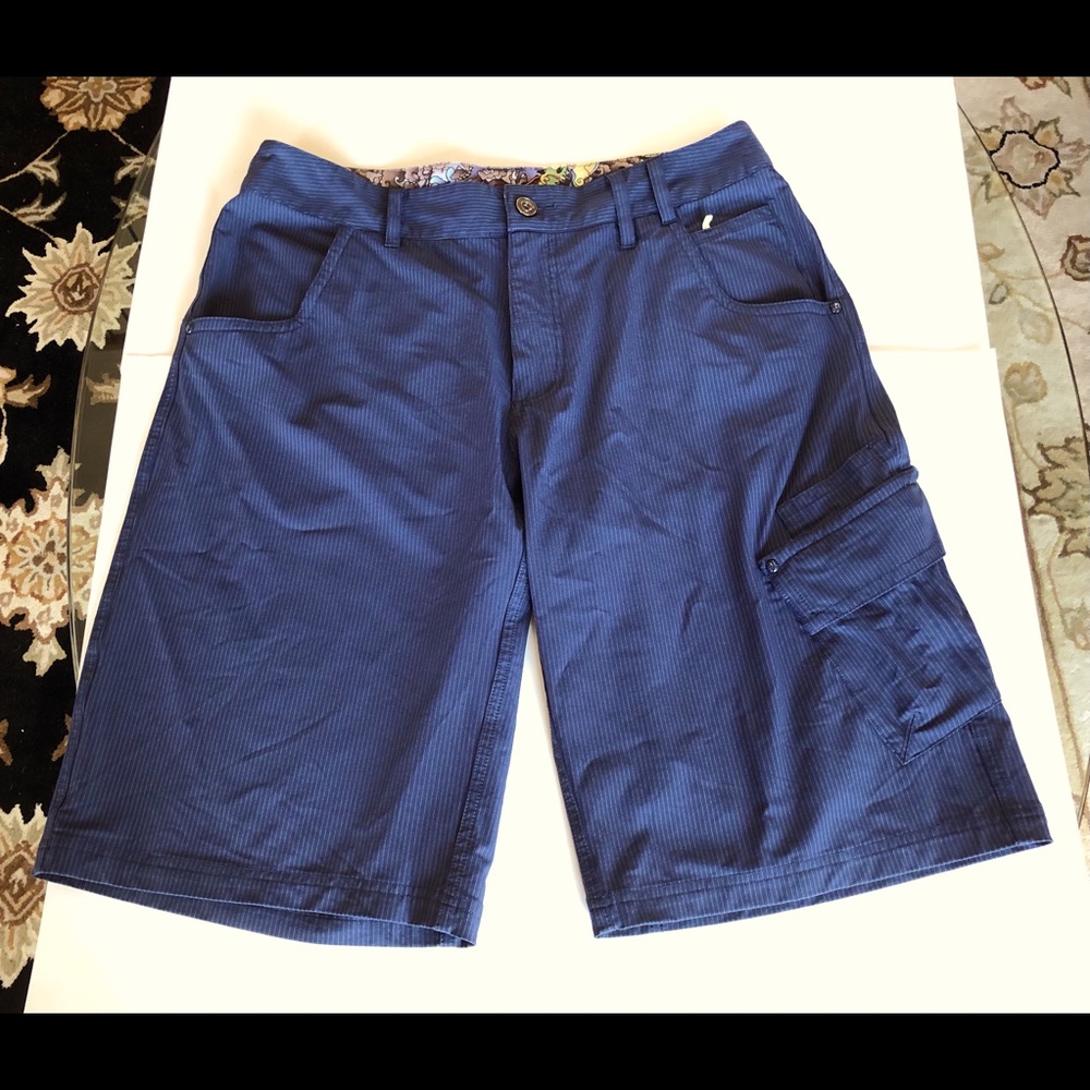 Lululemon Men’s 36, Kahuna Cargo 11” Shorts, GUC